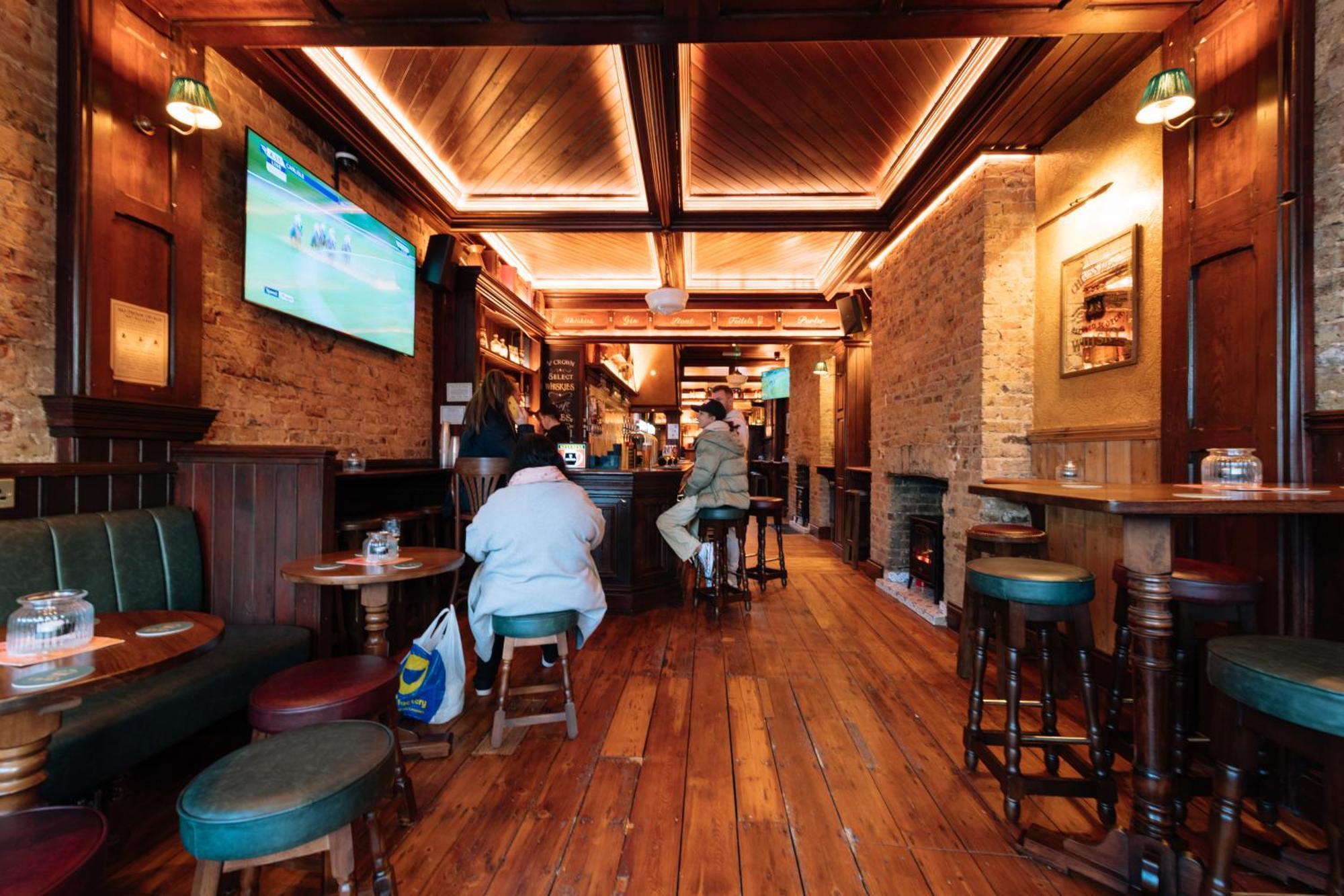 The Crown Pub & Guesthouse Londra Esterno foto