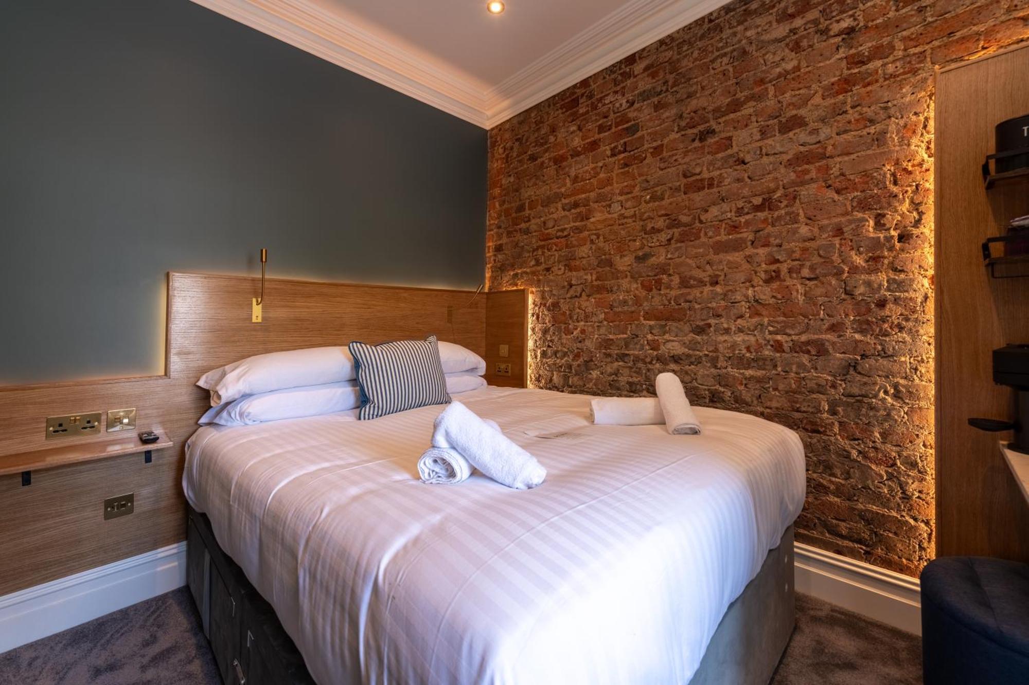 The Crown Pub & Guesthouse Londra Esterno foto
